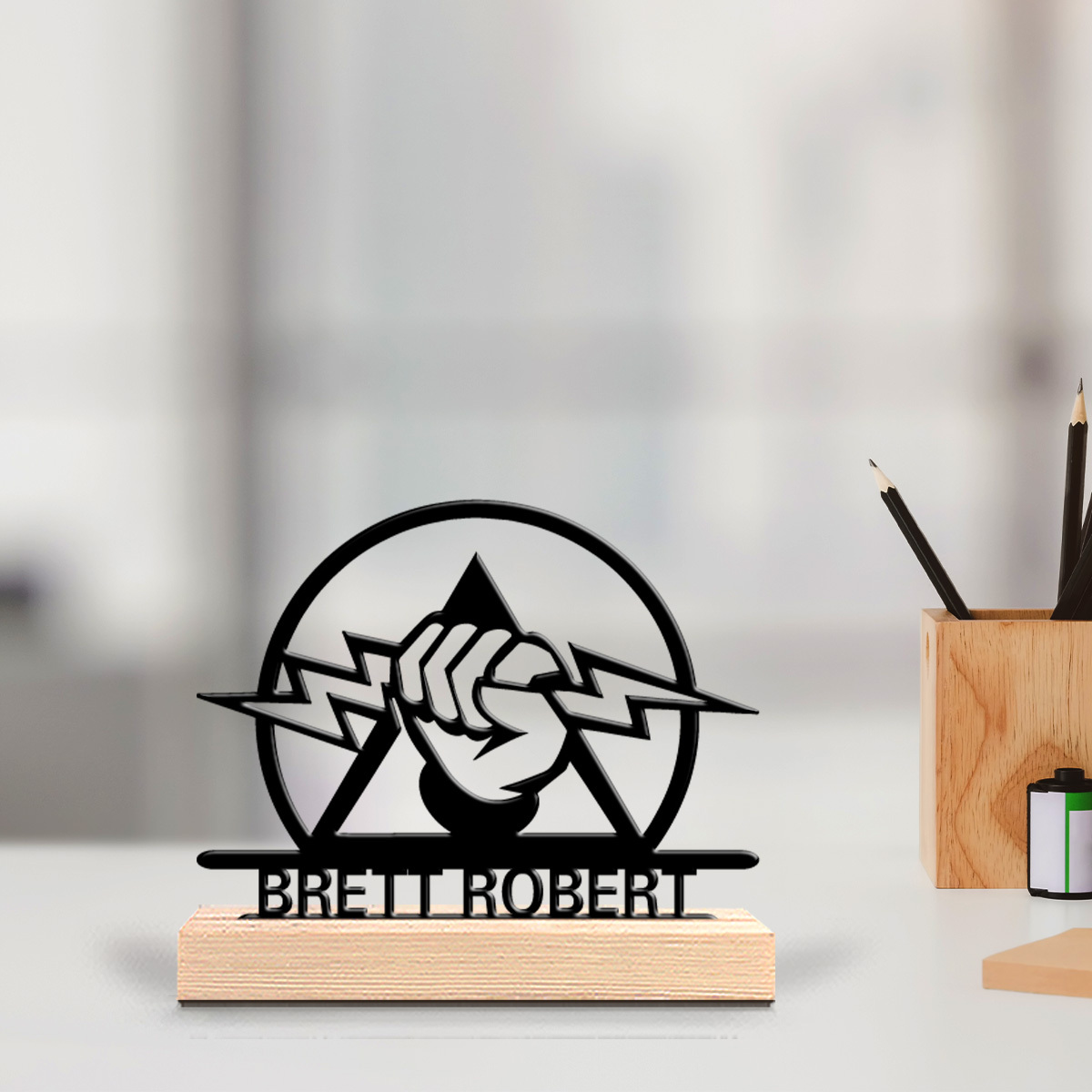 Office Tech Gifts For Men - ป้ายโลหะสลักลายตามสั่งสำหรับวิศวกรไฟฟ้า ฐานไม้ ลายวงจรไฟฟ้า ของตกแต่งสำนักงาน ของขวัญสำหรับวิศวกร ผู้ที่ชื่นชอบเทคโนโลยี